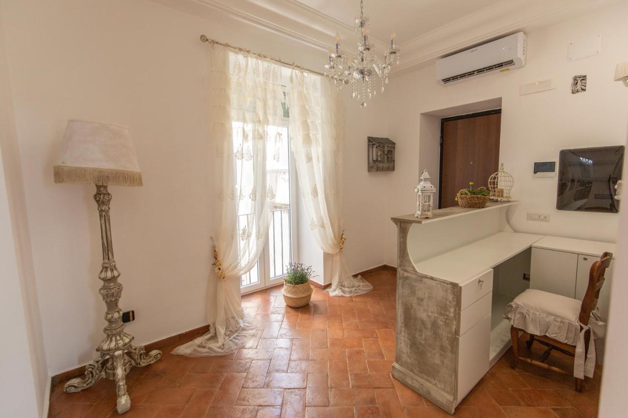 B&B Dimora Mazzarino Naples Exterior photo